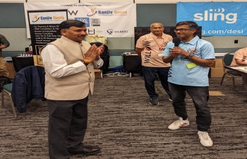 The 26th US National Carrom Championship final was launched by Consul General Dr. T.V. Nagendra Prasad at Santa Clara Convention Centre hosted by The United States Carrom Association (USCA) and Bay Area Carrom Association (BACA). Carrom is a tabletop game that is very popular in the Indian subcontinent which is also gaining popularity in US. Ms.Preeti Jakhotia the first woman player from #Bayarea had reached finals. Consul General congratulated the winners and complimented its organizers for making the game popular. The matches were live telecast by #willowTv. @AmritMahotsav